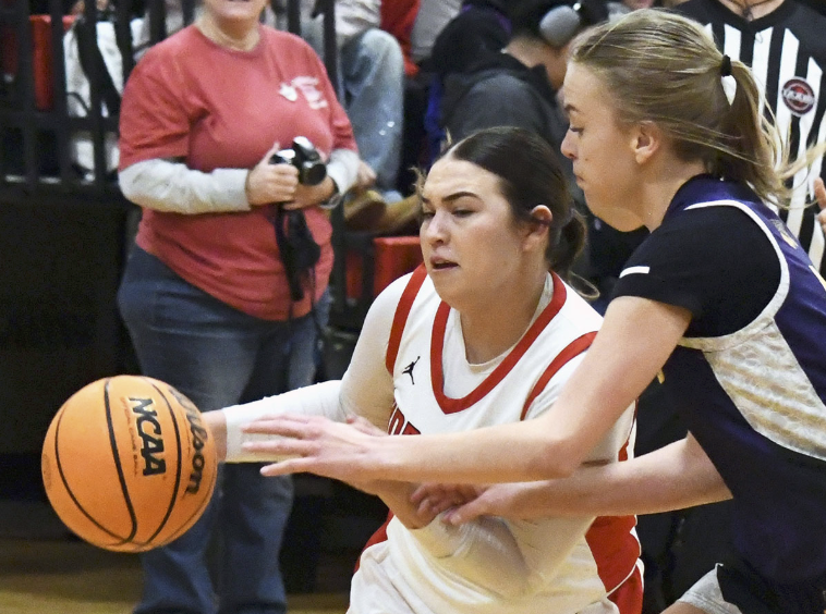 Ignacio girls pull away from Bayfield